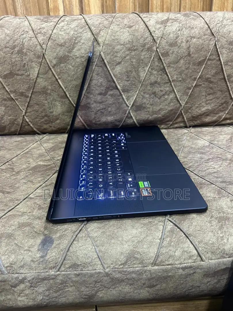 Laptop Asus ProArt PX13 32GB AMD Ryzen 9 SSD 1T