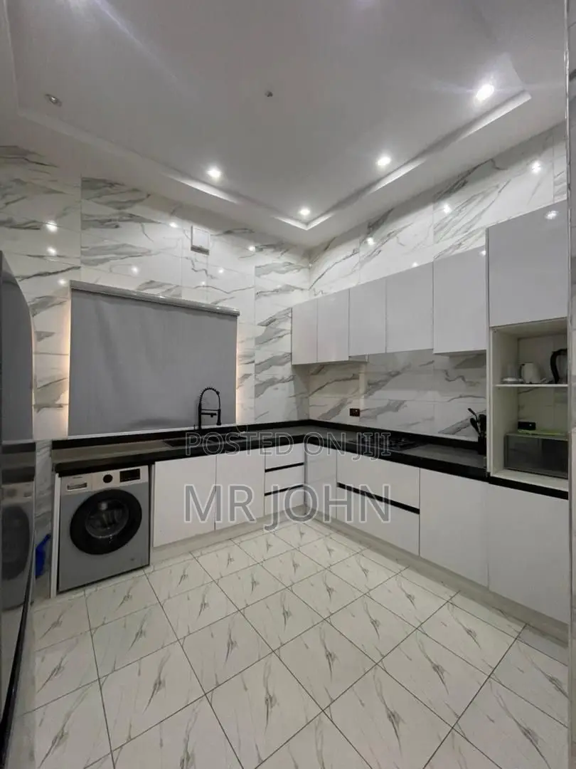 3bdrm Apartment in Lekki Right Owo Pr for rent