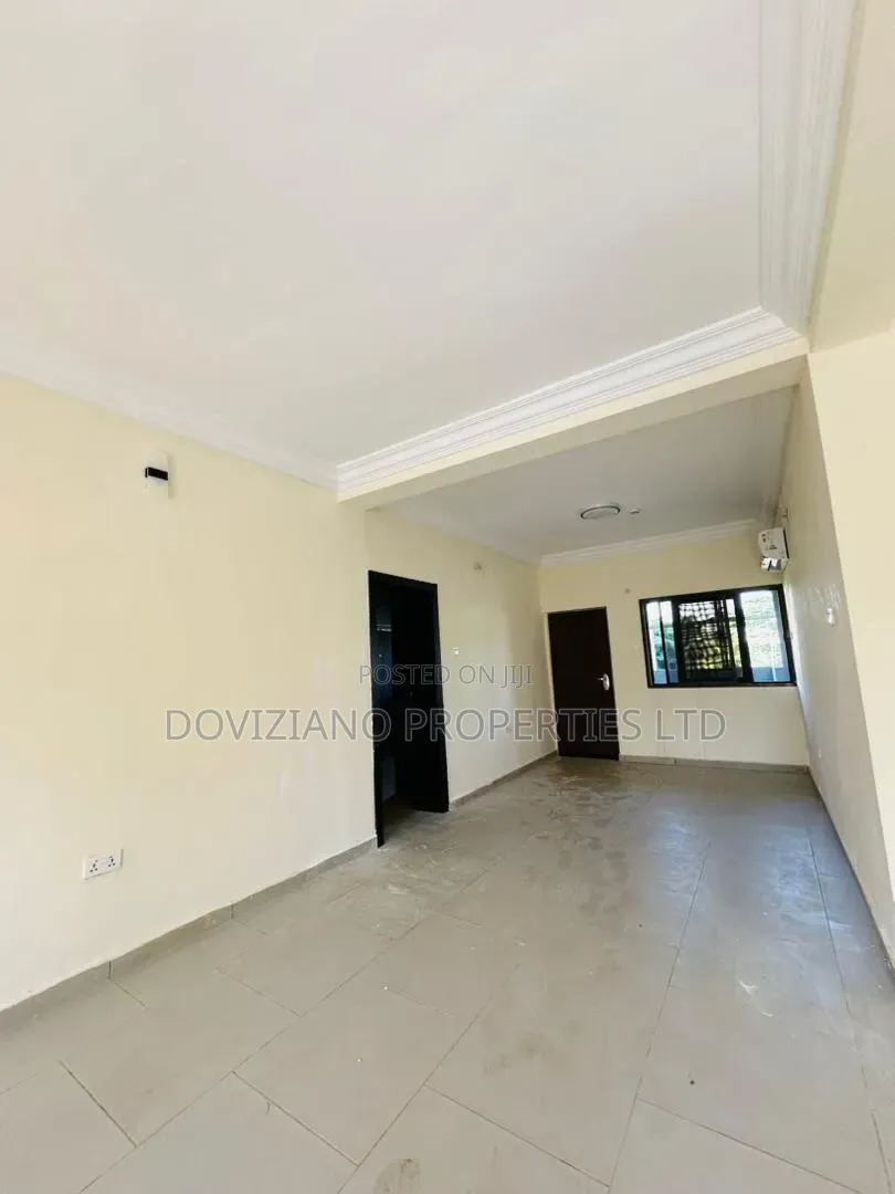 3bdrm Apartment in Lekki Phase 1 for rent