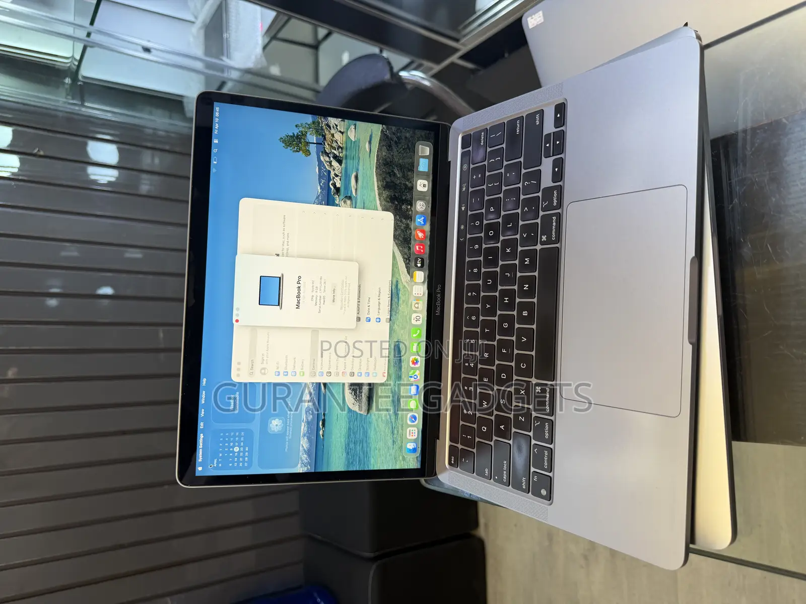 Laptop Apple MacBook Pro 2022 M2 8GB Apple M2 SSD 512GB