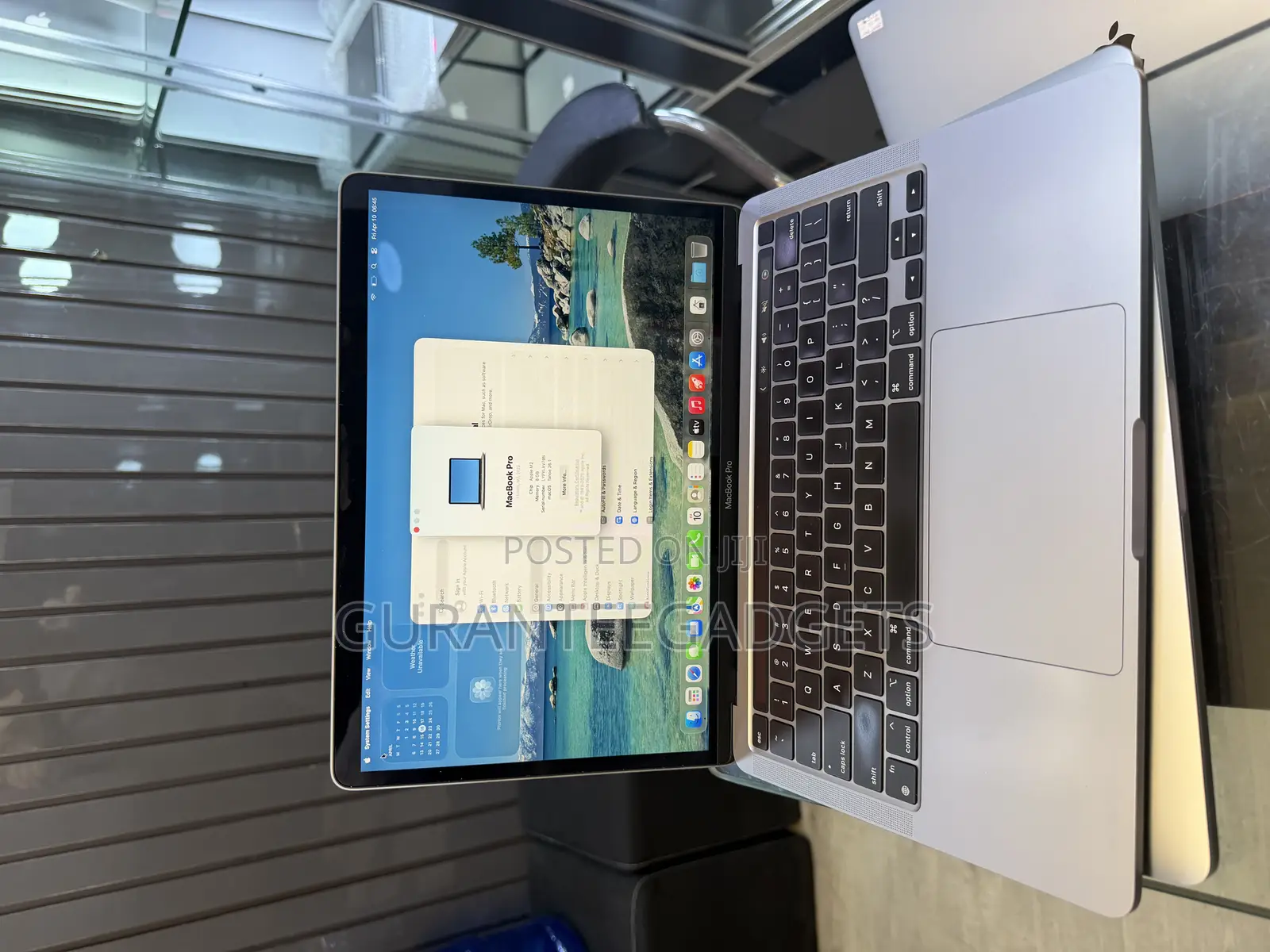 Laptop Apple MacBook Pro 2022 M2 8GB Apple M2 SSD 512GB