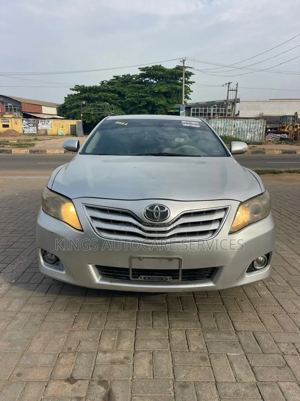 Toyota Camry LE 4dr Sedan (2.5L 4cyl 6A) 2011 Silver