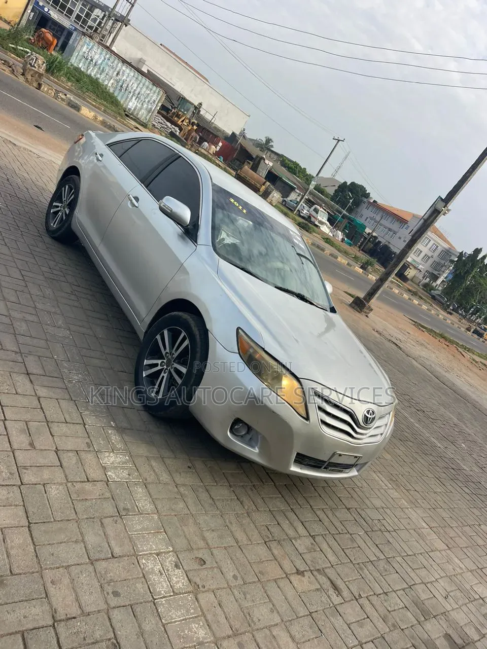 Toyota Camry LE 4dr Sedan (2.5L 4cyl 6A) 2011 Silver