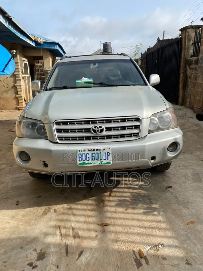 Toyota Highlander 2004 Silver