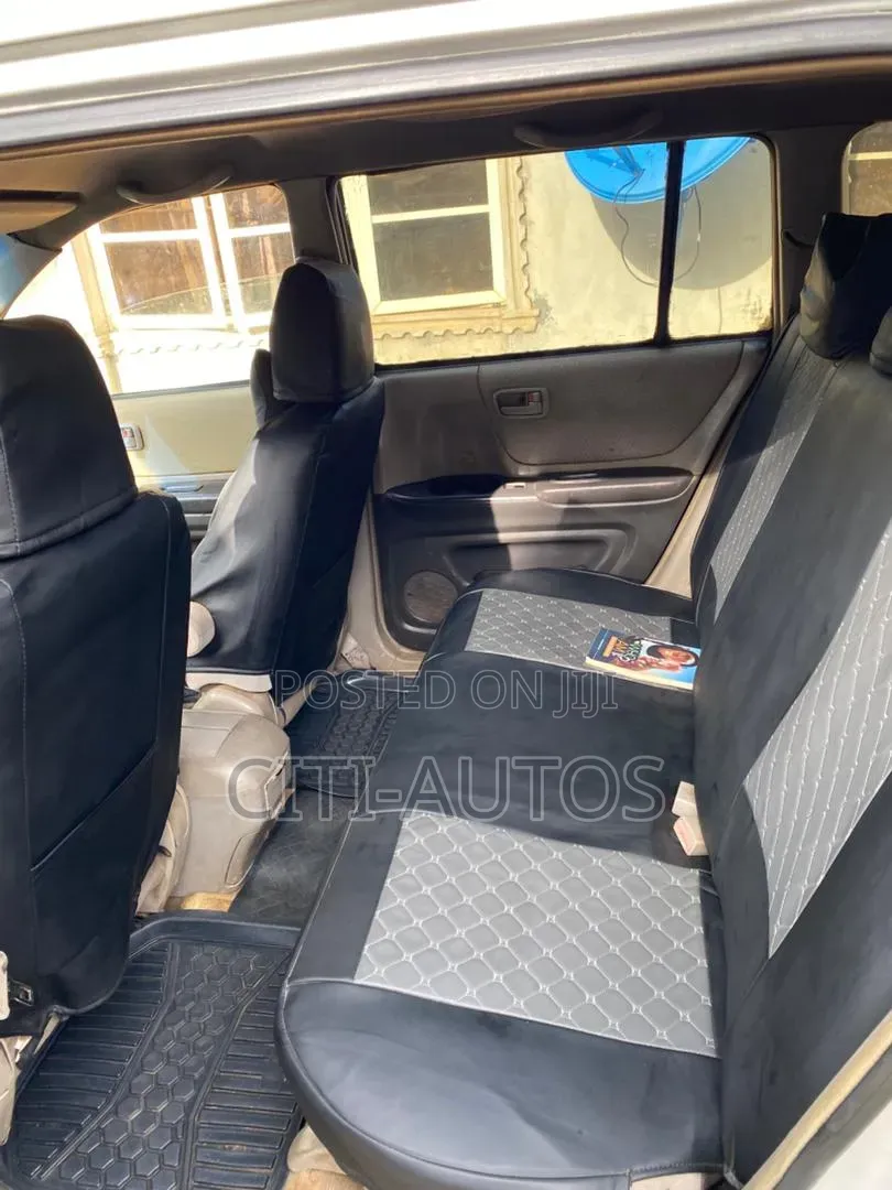 Toyota Highlander 2004 Silver