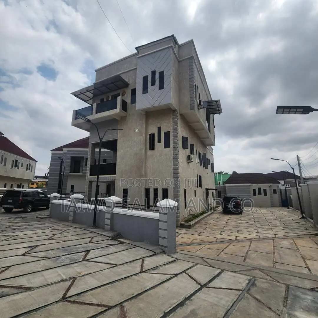 Furnished 4bdrm Duplex in Bodija for sale