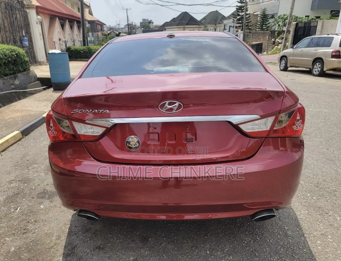 Hyundai Sonata SE Sedan FWD (3.3L 6cyl 5A) 2010 Red
