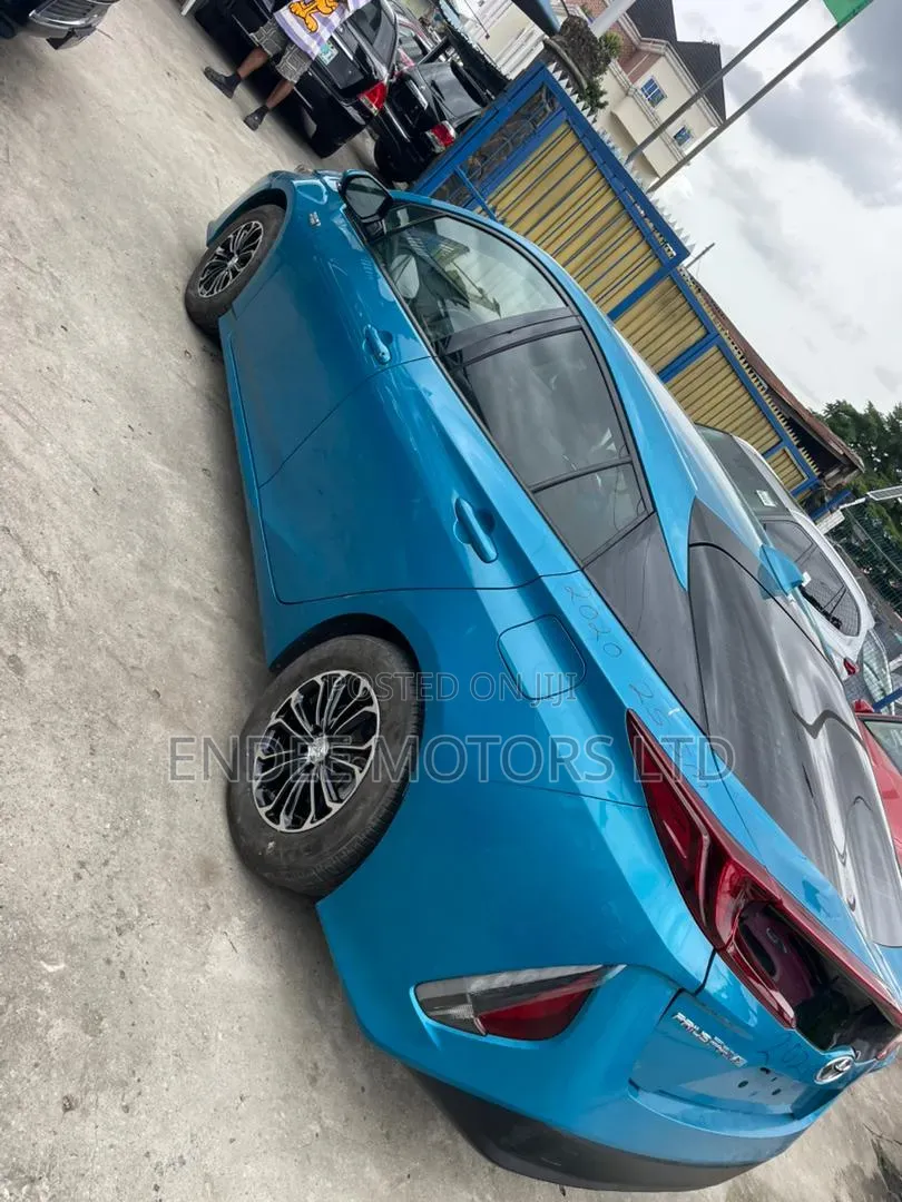 Toyota Prius Limited FWD 2020 Blue