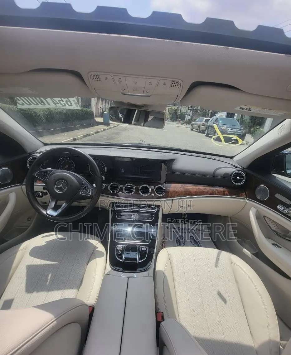 Mercedes-Benz E300 2018 Blue