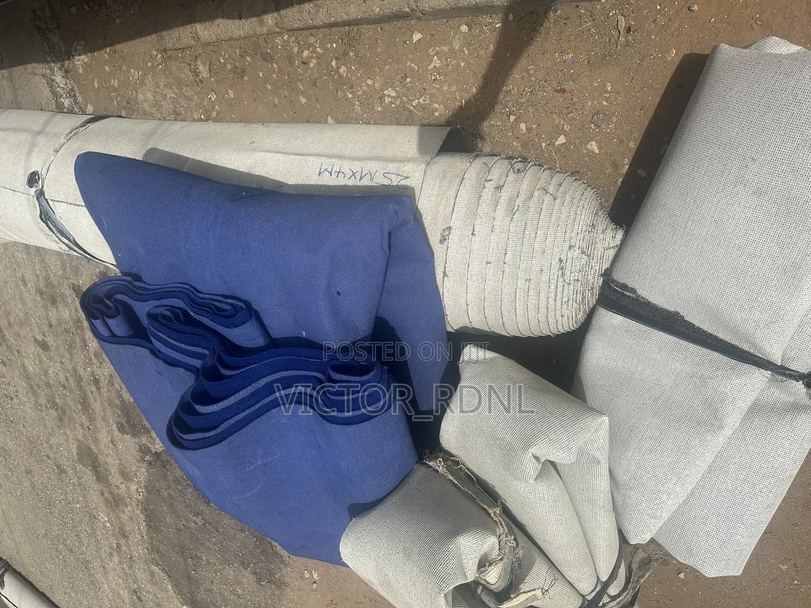 High Quality Blue Wall to Wall Rug