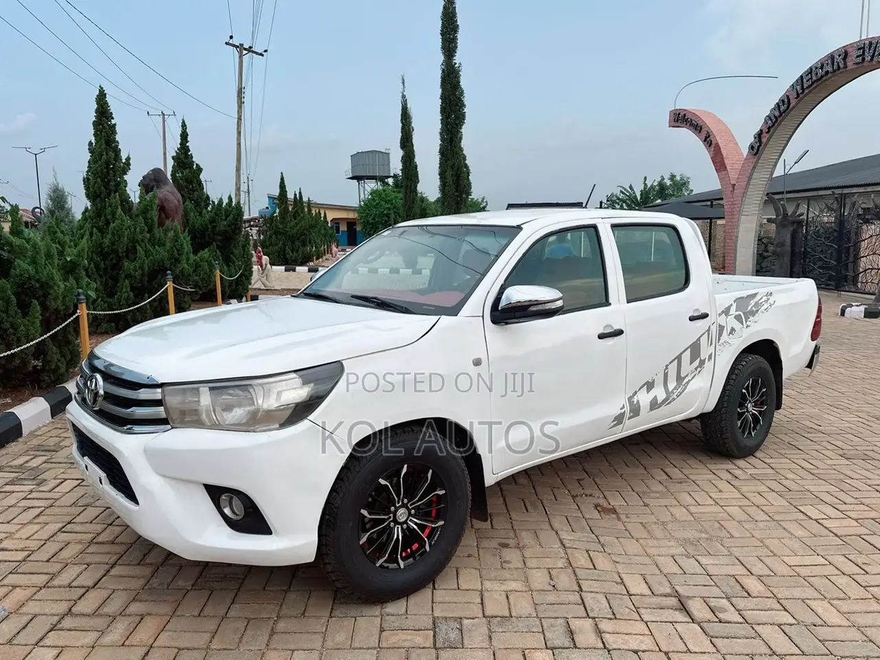 Toyota Hilux 2012 White