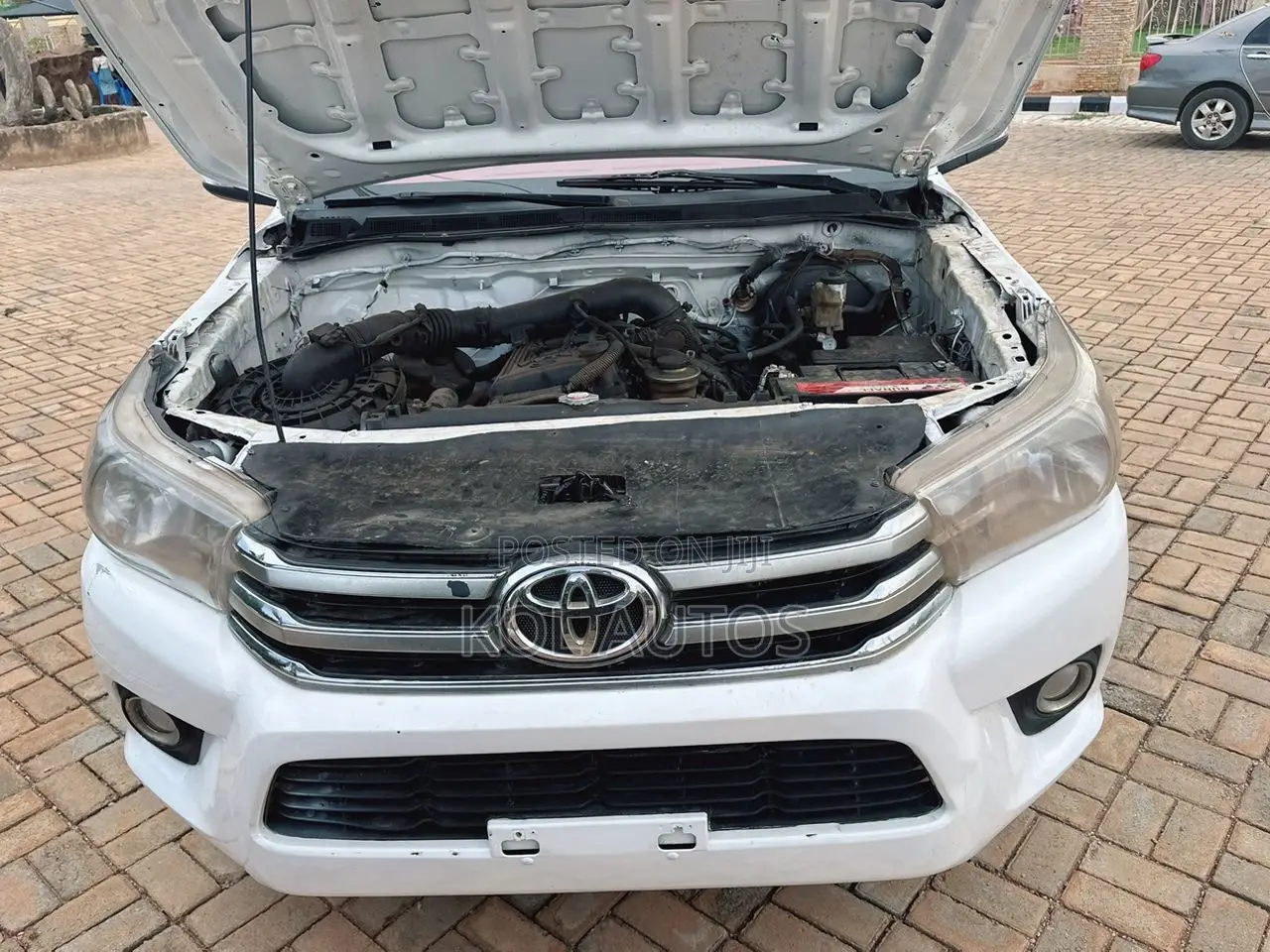 Toyota Hilux 2012 White