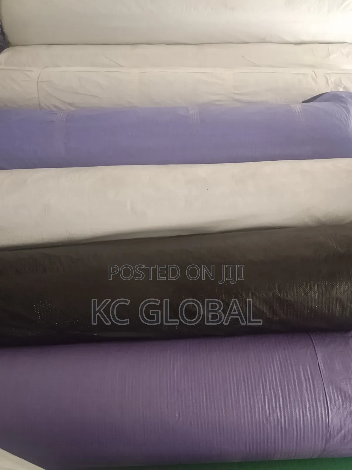 Artificial Grass. Available in Different Sizes and Colors.High Quality
