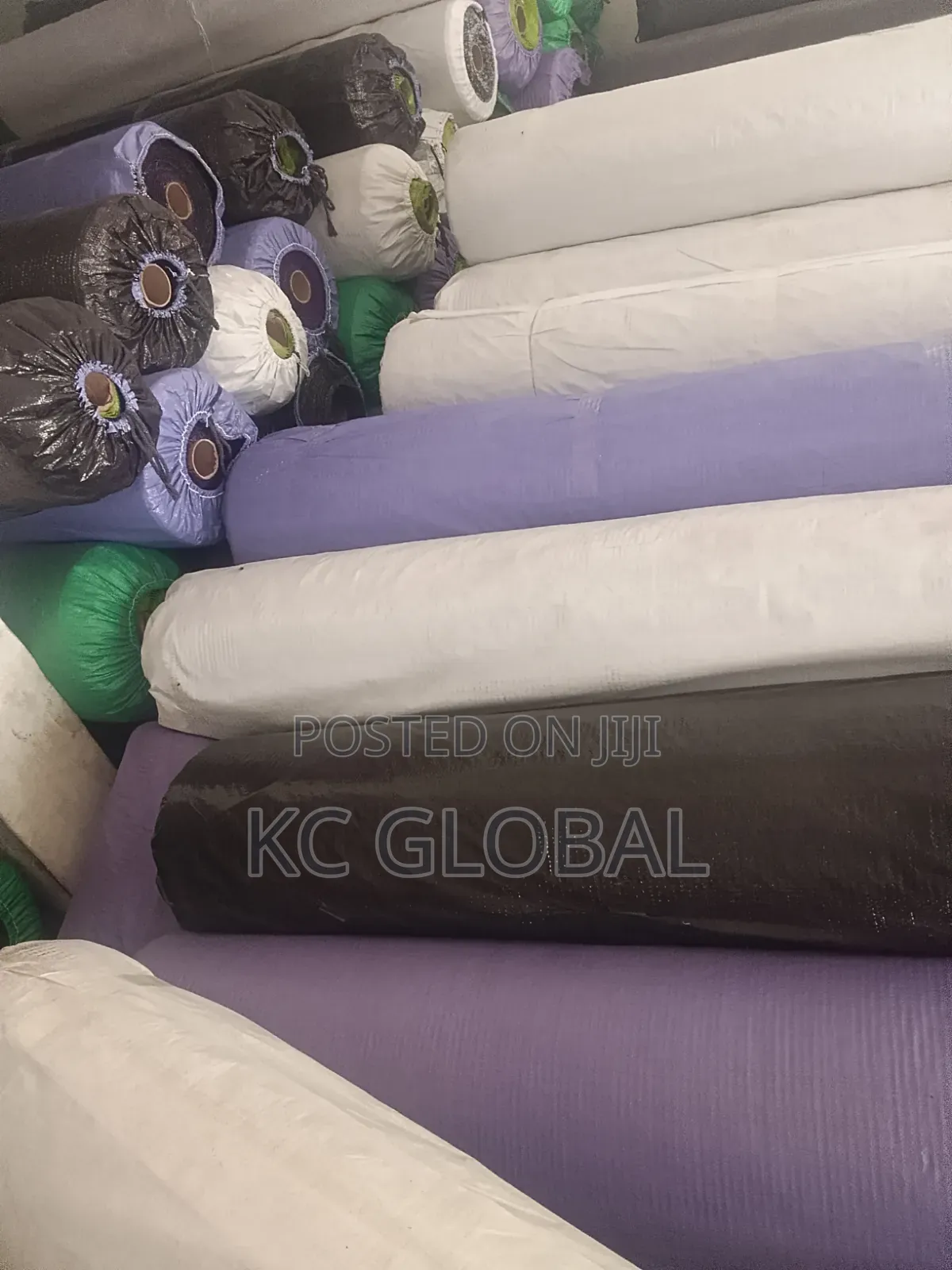 Artificial Grass. Available in Different Sizes and Colors.High Quality