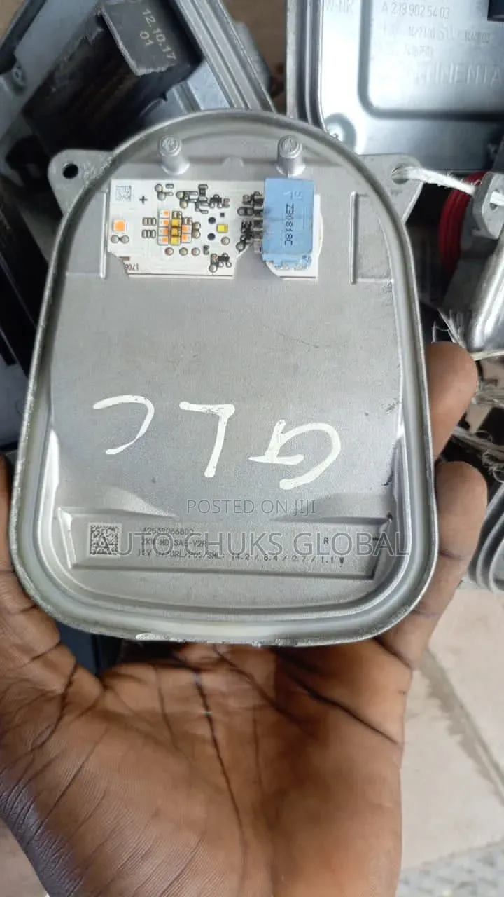 Mercedes Benz Head Light Charger GLC 2016