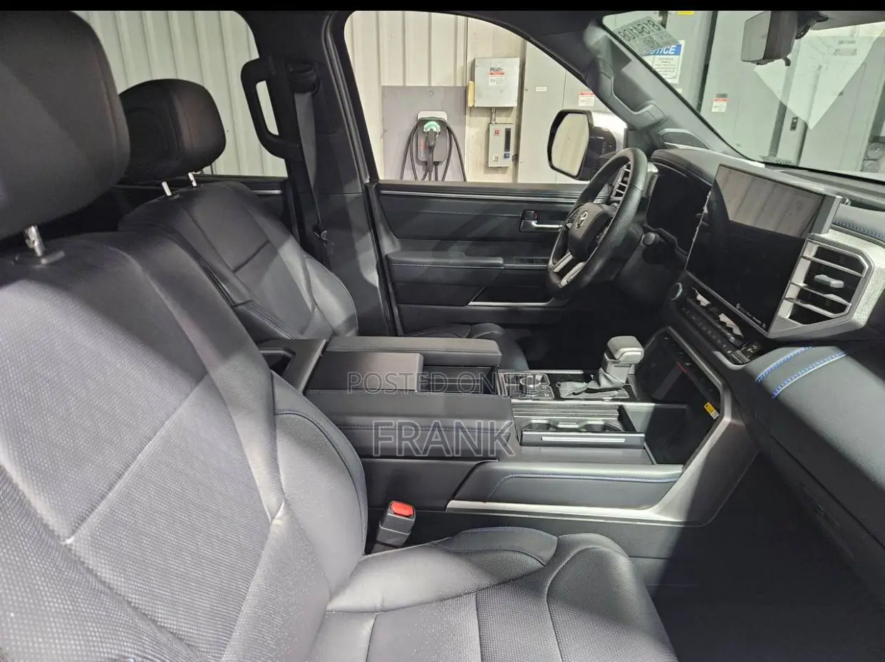 Toyota Tundra 2023 Silver