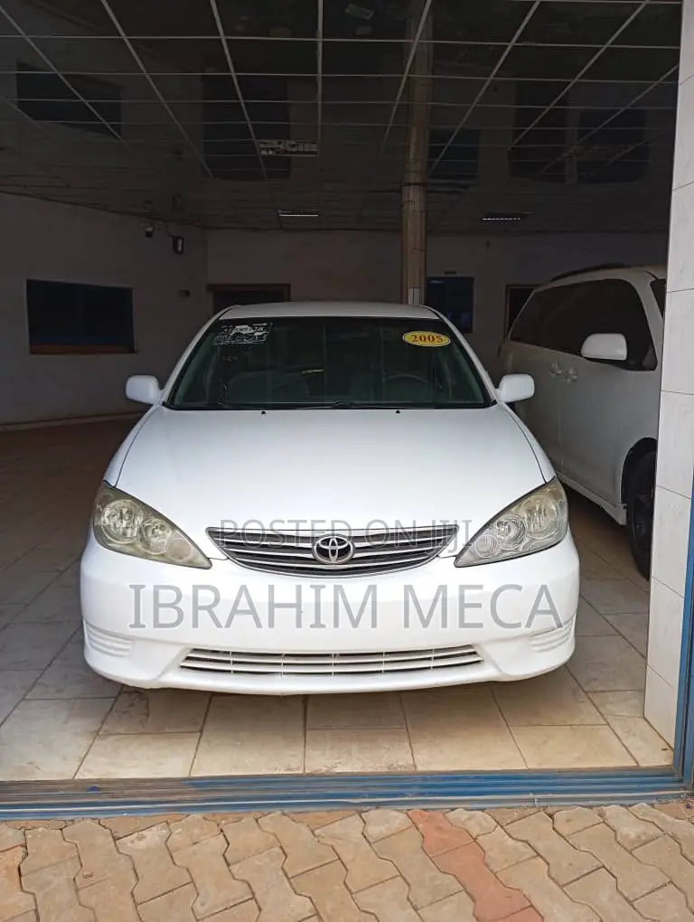 Toyota Camry LE V6 4dr Sedan (3.0L 6cyl 5A) 2005 White