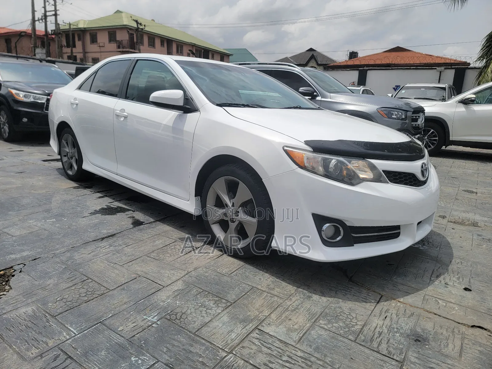 Toyota Camry SE 4dr Sedan (2.5L 4cyl 6A) 2012 White