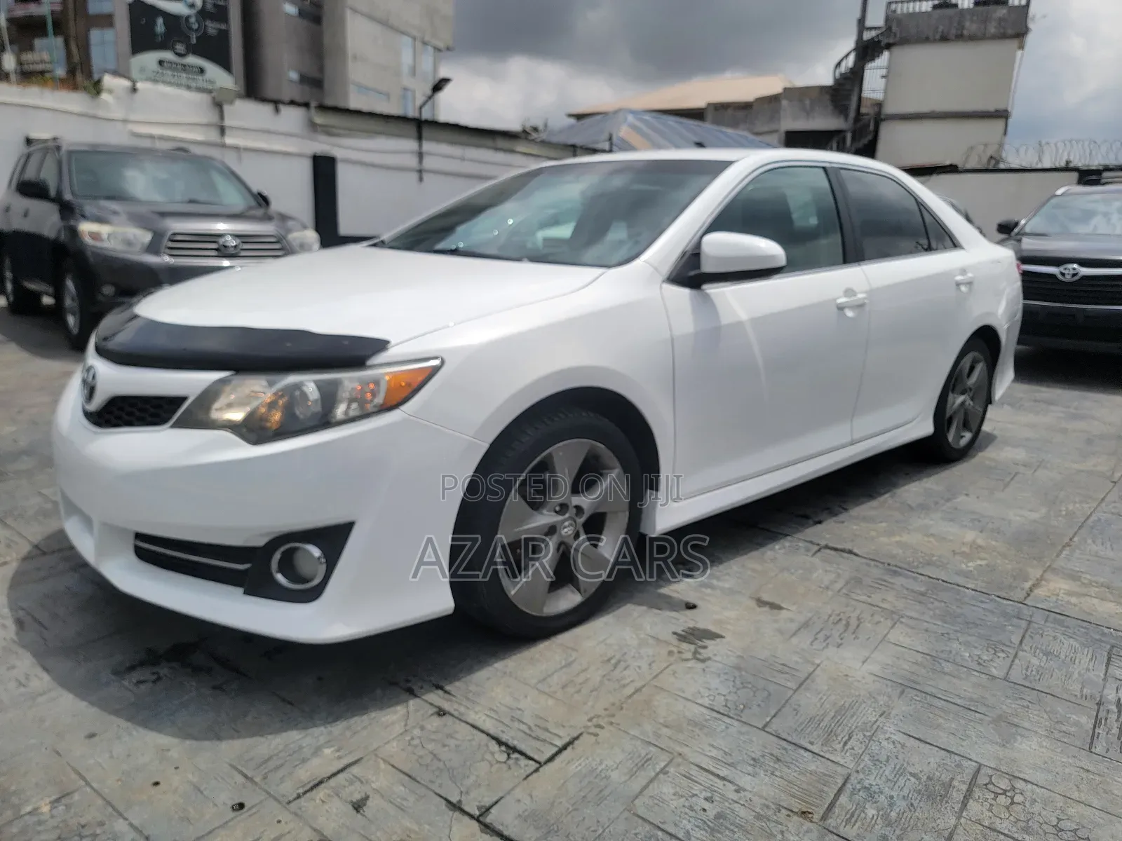 Toyota Camry SE 4dr Sedan (2.5L 4cyl 6A) 2012 White