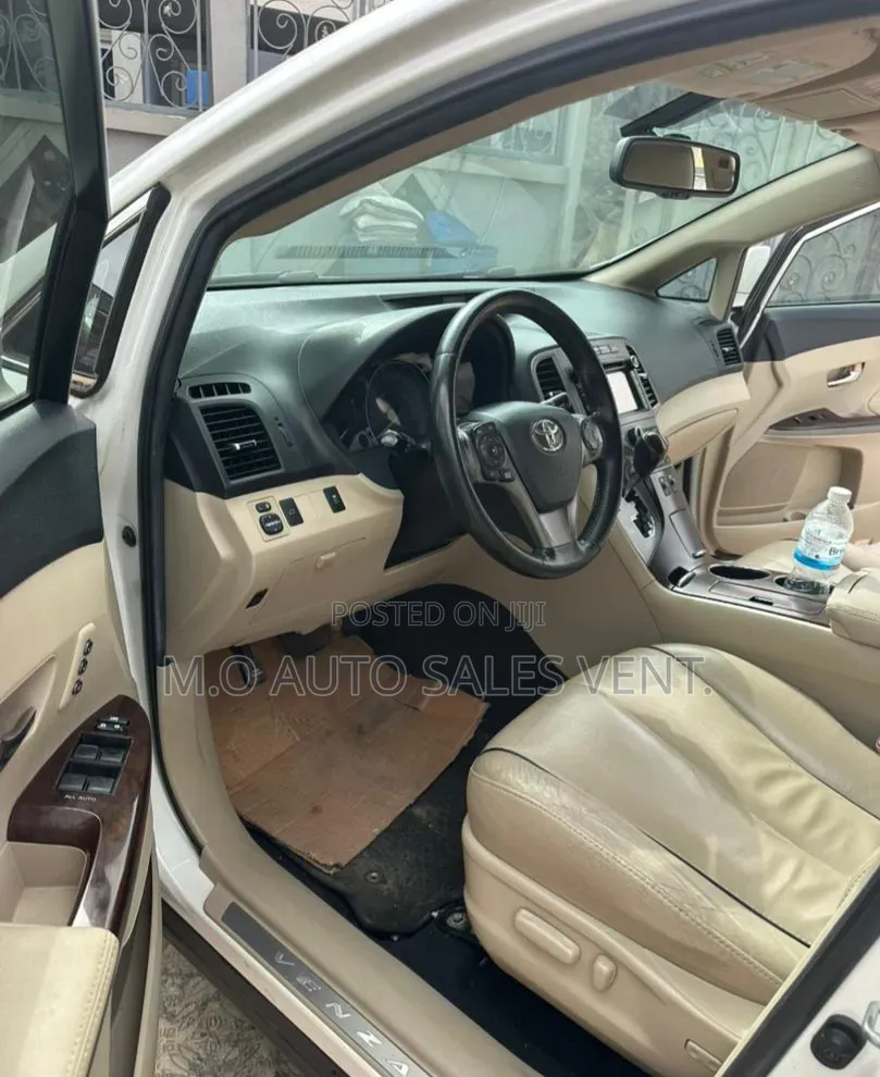 Toyota Venza XLE 2013 White