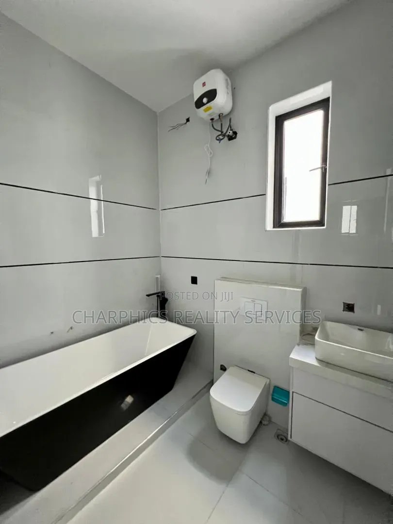 5bdrm Duplex in Ado / Ajah for sale