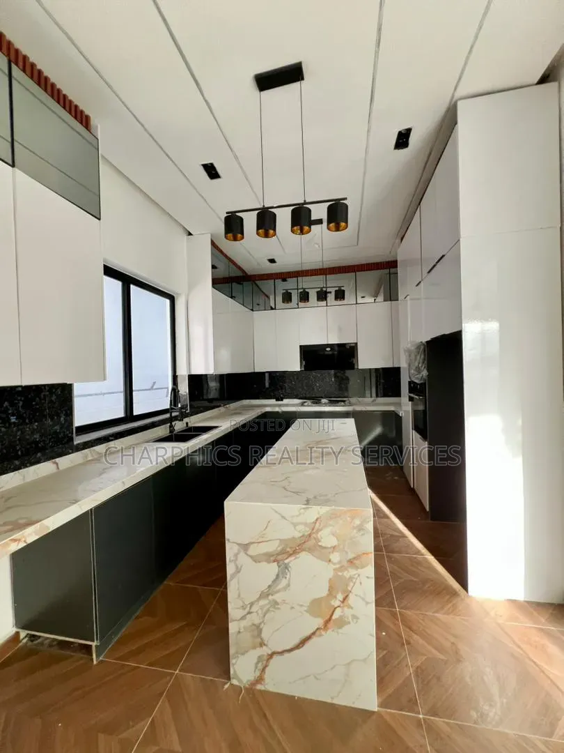 5bdrm Duplex in Ado / Ajah for sale