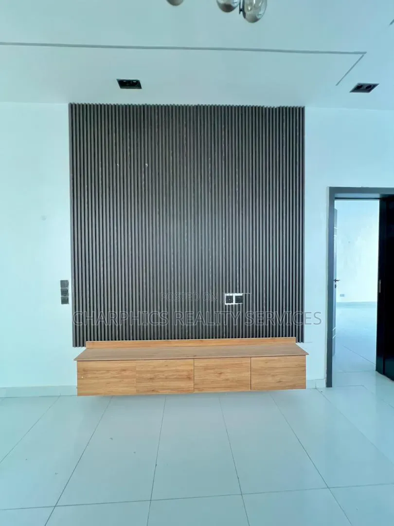 5bdrm Duplex in Ado / Ajah for sale