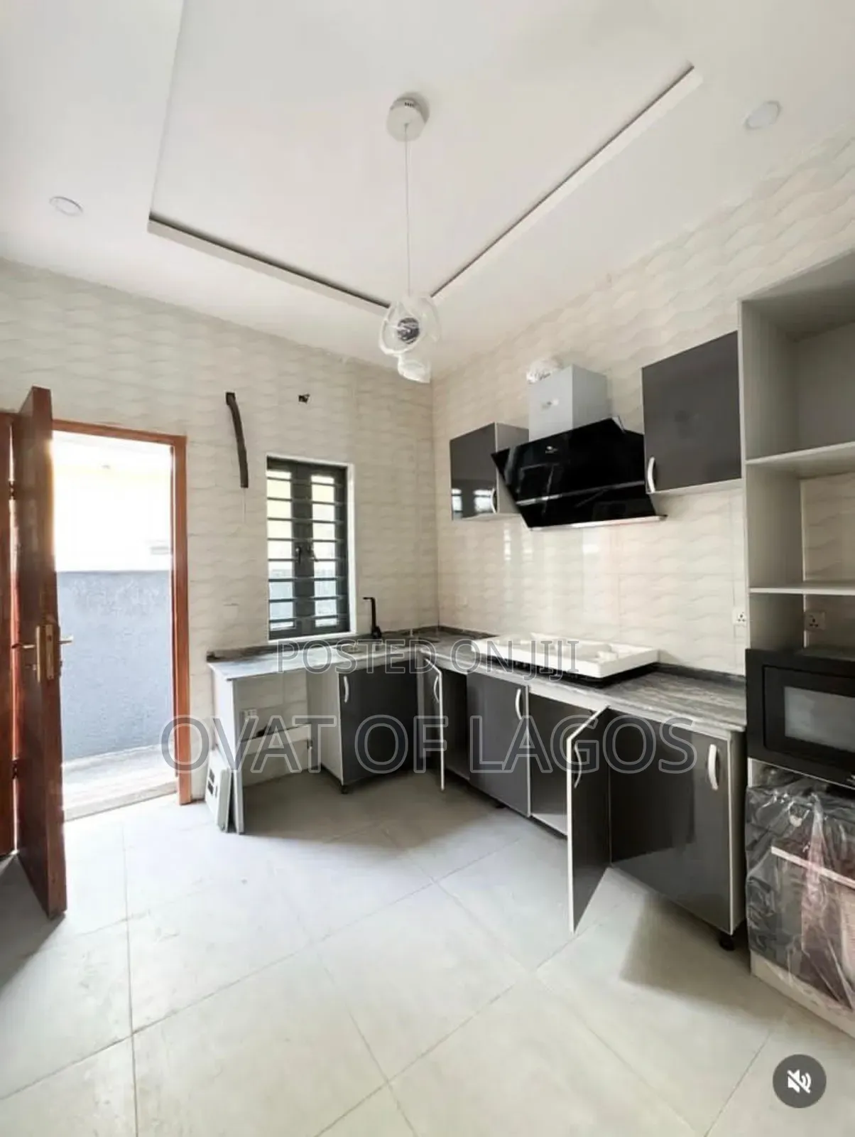 4bdrm Duplex in Ologolo for sale