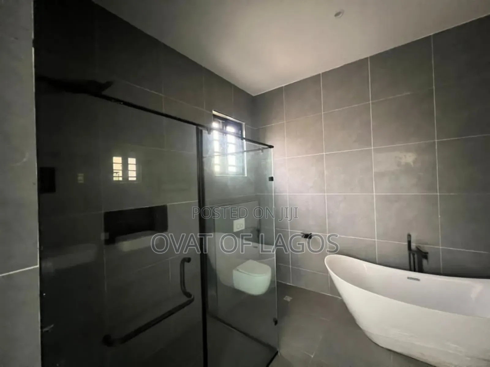 4bdrm Duplex in Thomas Estate for sale