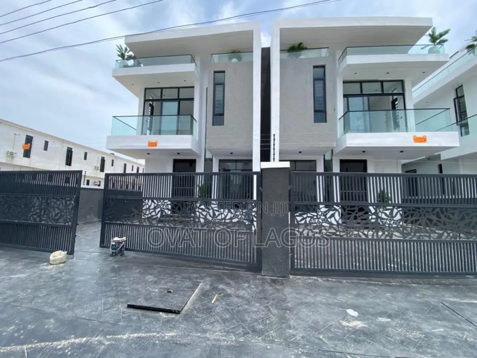 4bdrm Duplex in Ikota Villa Estate for sale