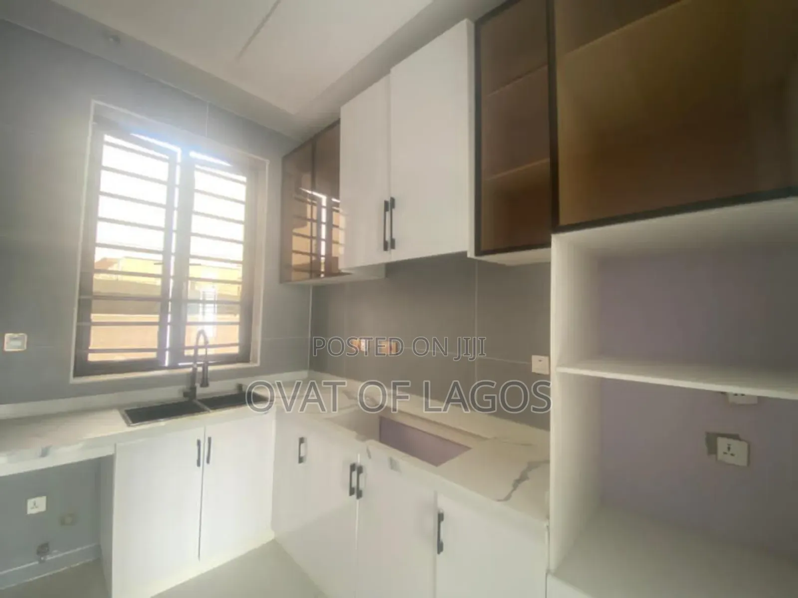 4bdrm Duplex in Ikota Villa for sale