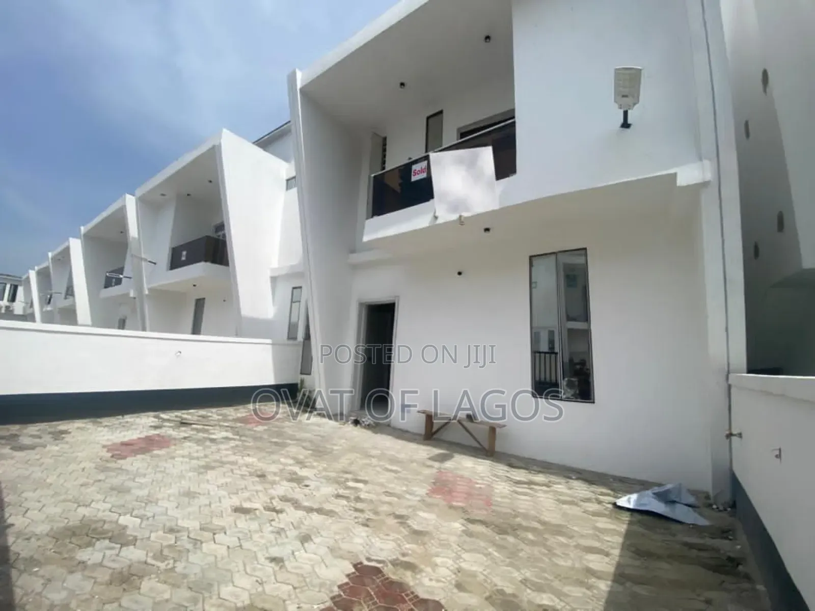 4bdrm Duplex in Ikota Villa for rent