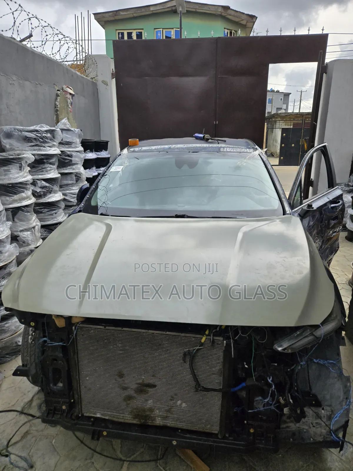 Hhyudai Santafe 2019 Windscreen Glass Available Installed at Chimatex