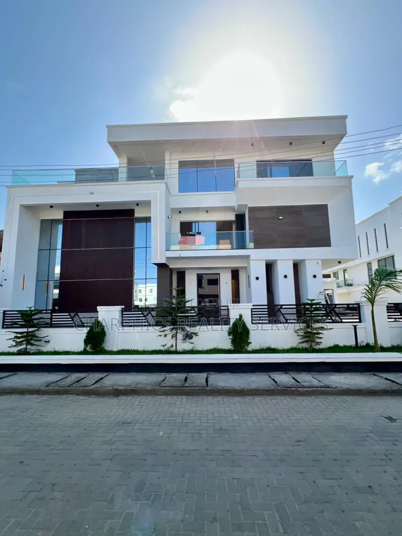 5bdrm House in Osapa london for sale