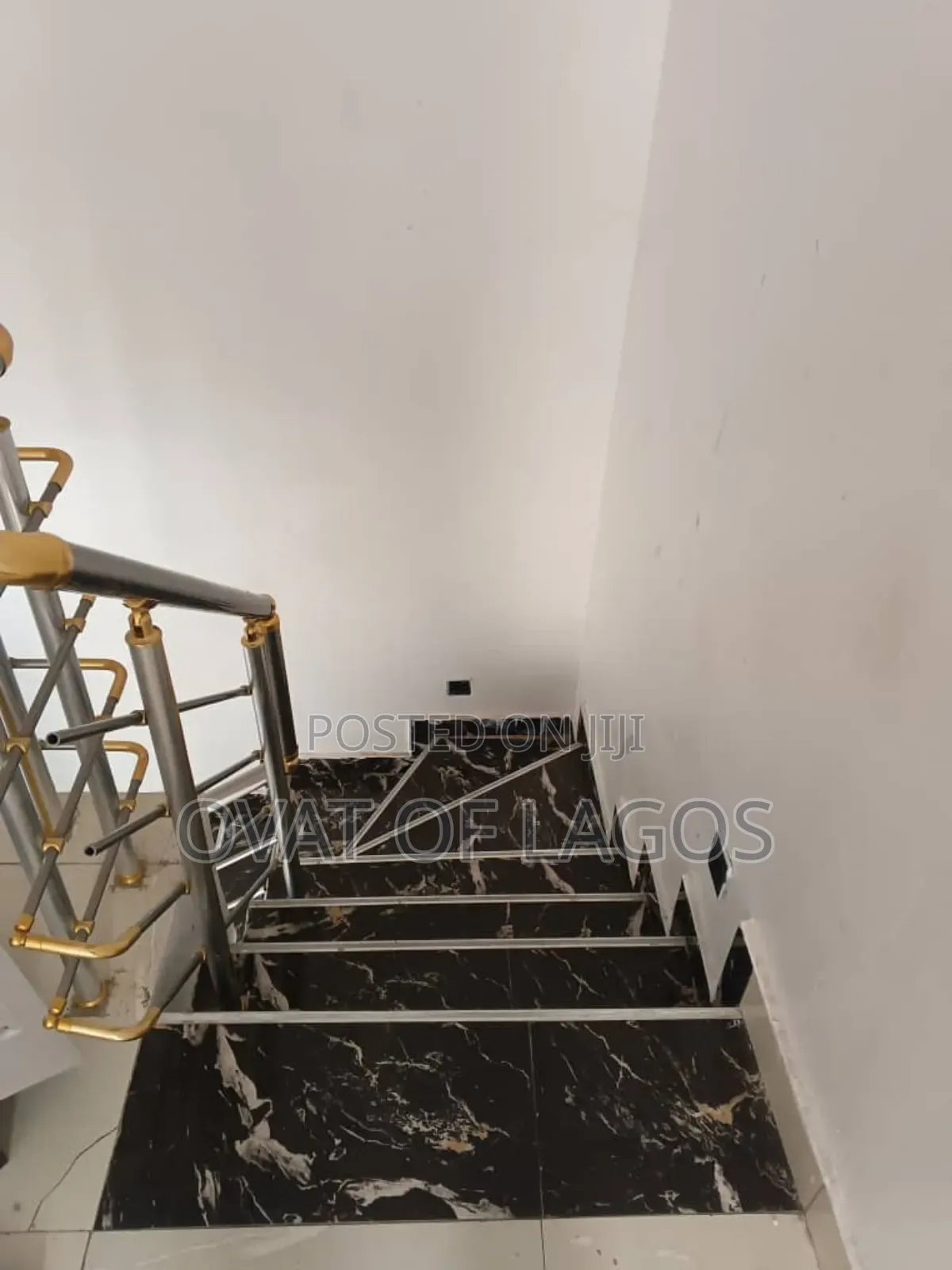 4bdrm Duplex in Ikota Villa for rent
