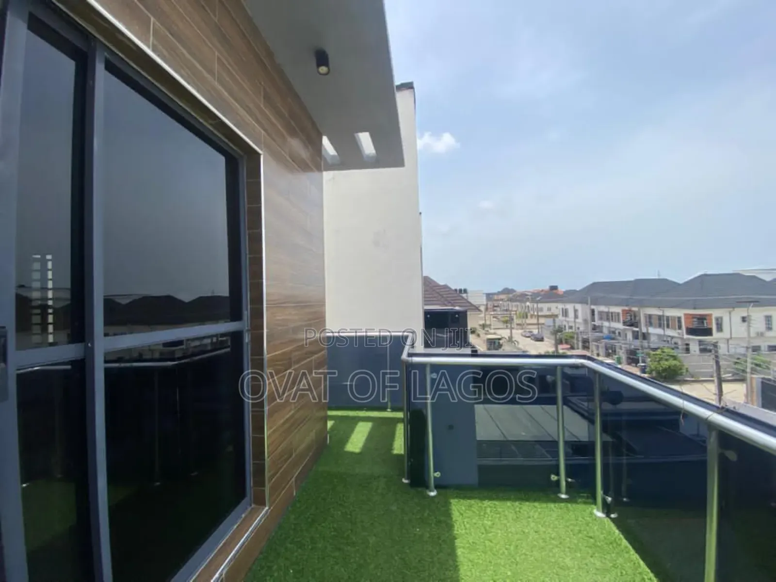 5bdrm Duplex in Ikota Vila for rent