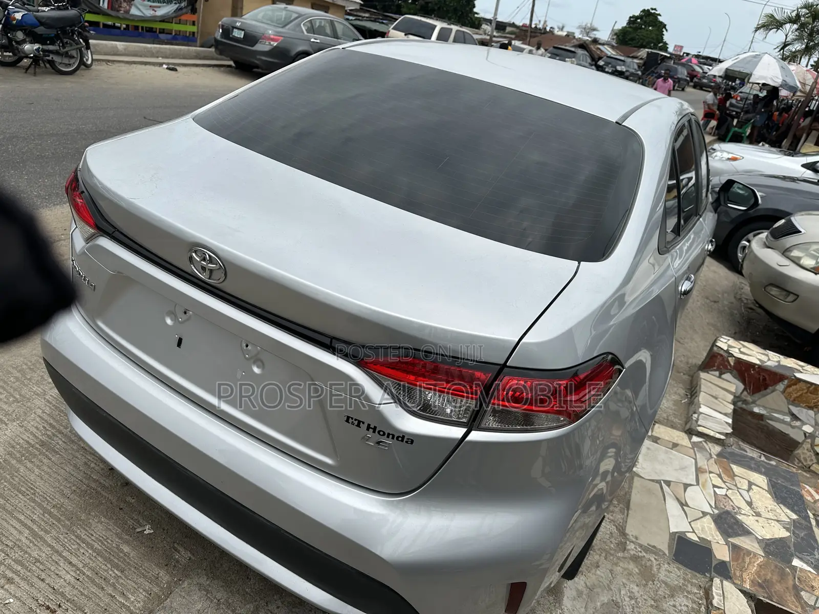 Toyota Corolla LE 2020 Silver