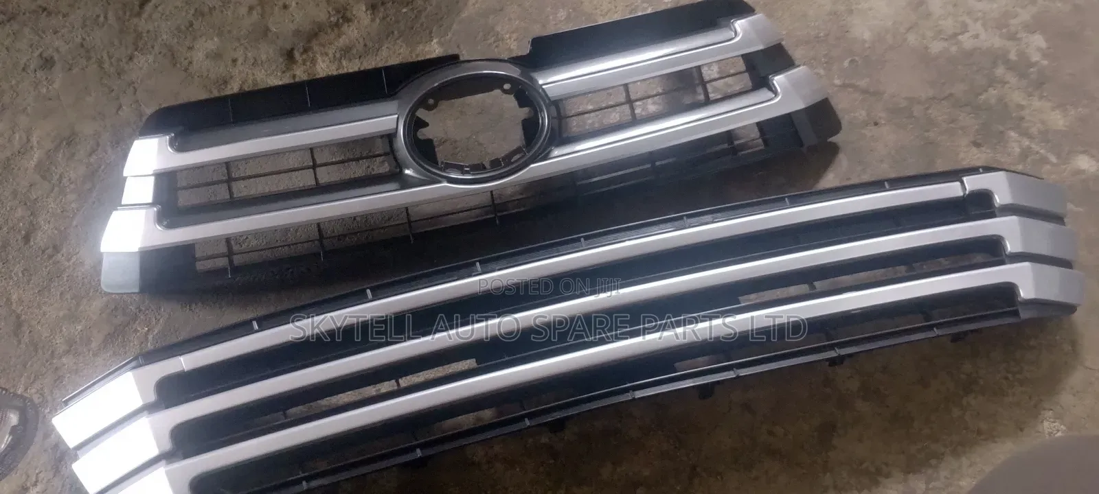 Up and Down Grill for Toyota Highlander 2018