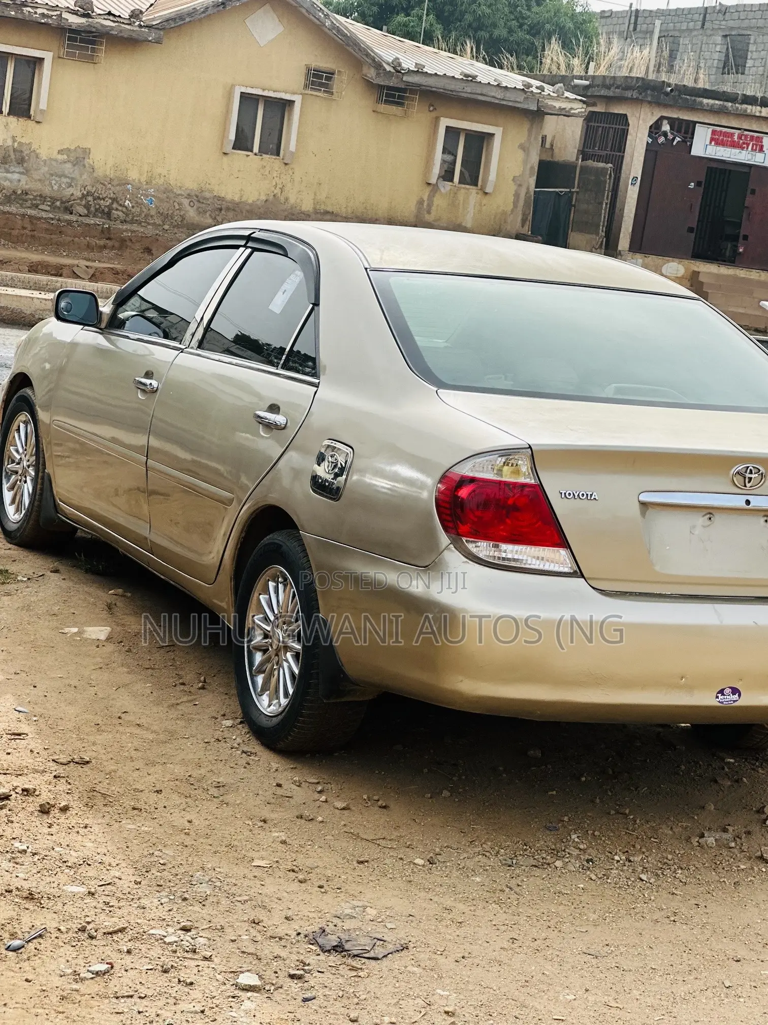 Toyota Camry 2006 Gold