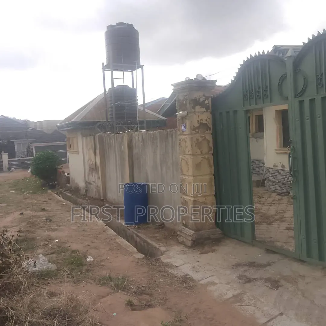 5bdrm Block of Flats in Kasumu Zone C, Oyo for sale