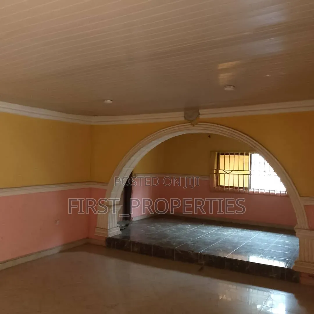 5bdrm Block of Flats in Kasumu Zone C, Oyo for sale