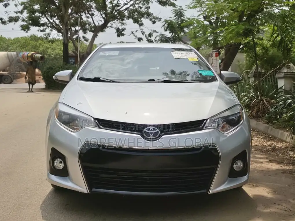 Toyota Corolla LE 4dr Sedan (1.8L 4cyl CVT) 2016 Silver