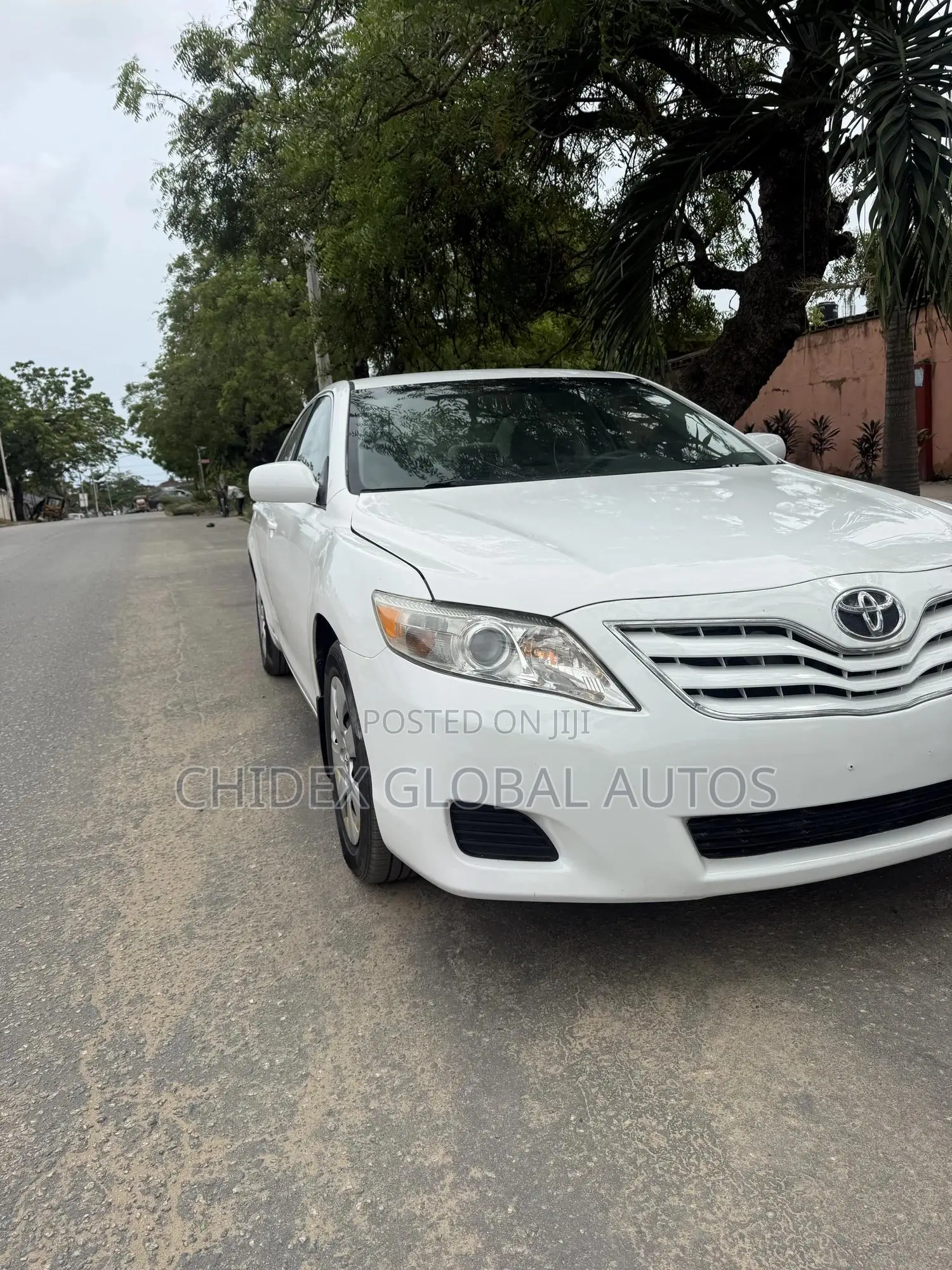 Toyota Camry LE 4dr Sedan (2.5L 4cyl 6A) 2011 White