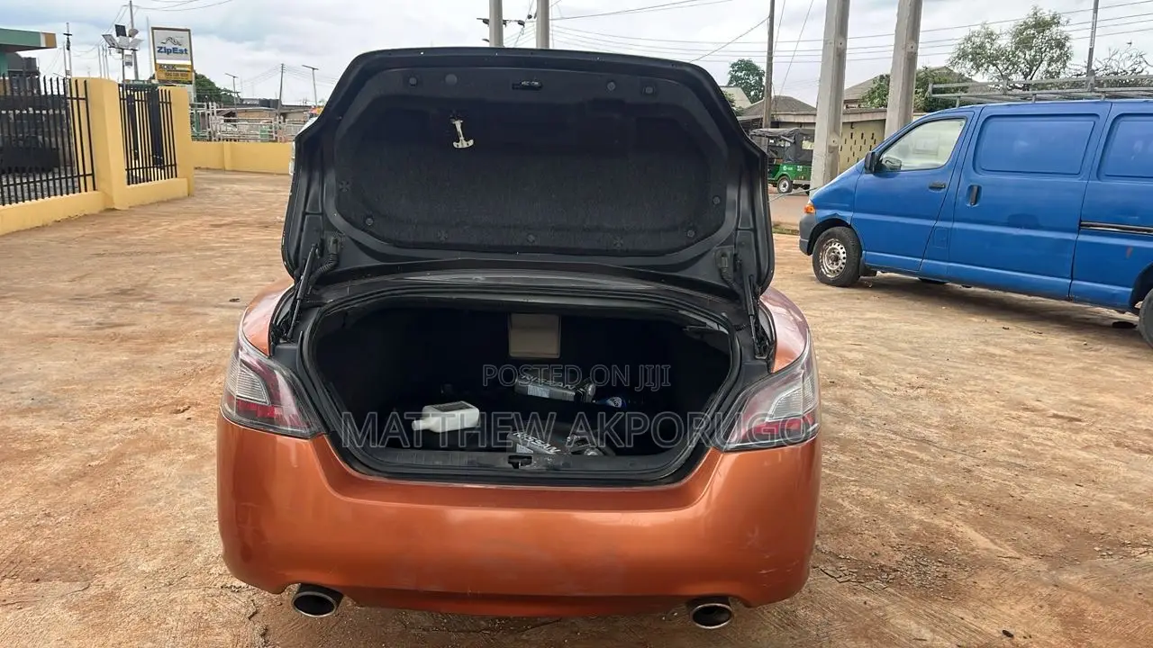 Nissan Altima 2012 Orange