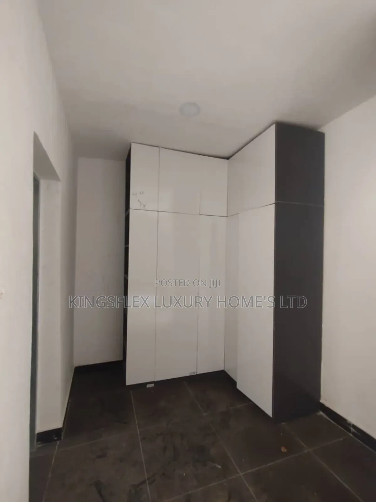 5bdrm Duplex in Self Compound In An, Guzape District for sale