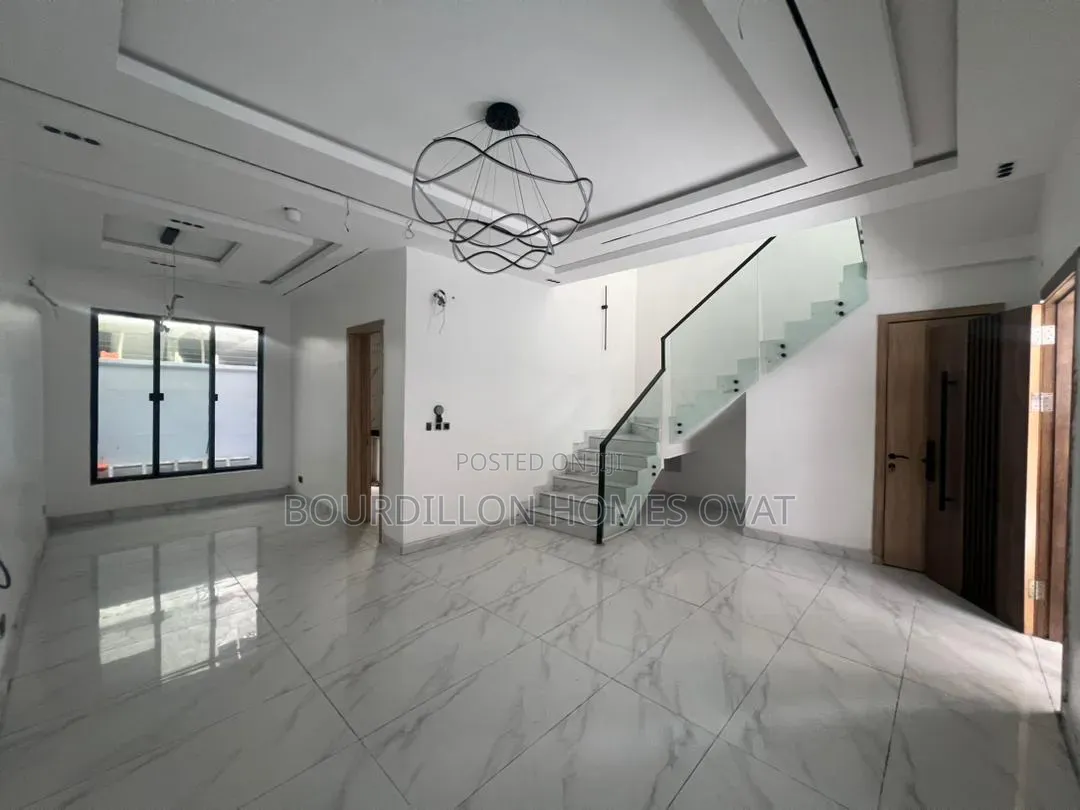 4bdrm Duplex in Lekki Phase 1 for sale