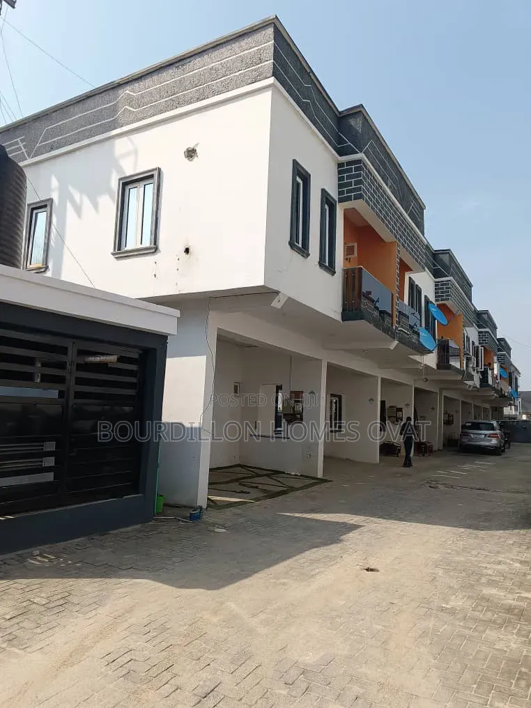 4bdrm Duplex in Ikota Villa Estate for rent