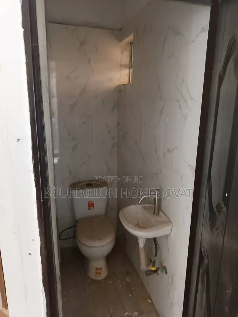 4bdrm Duplex in Ikota Villa Estate for rent