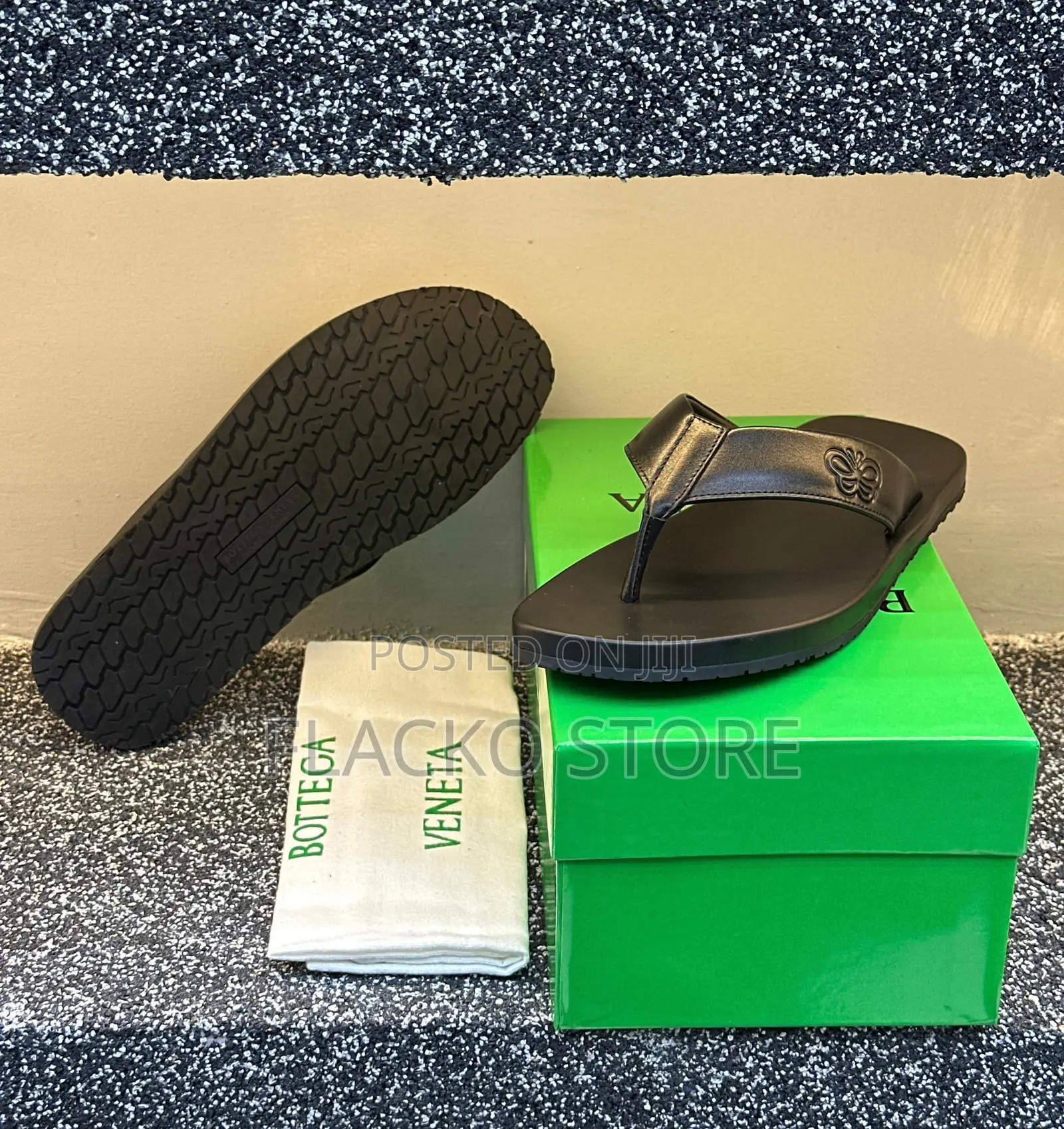 Original Bottega Veneta Leather Slippers