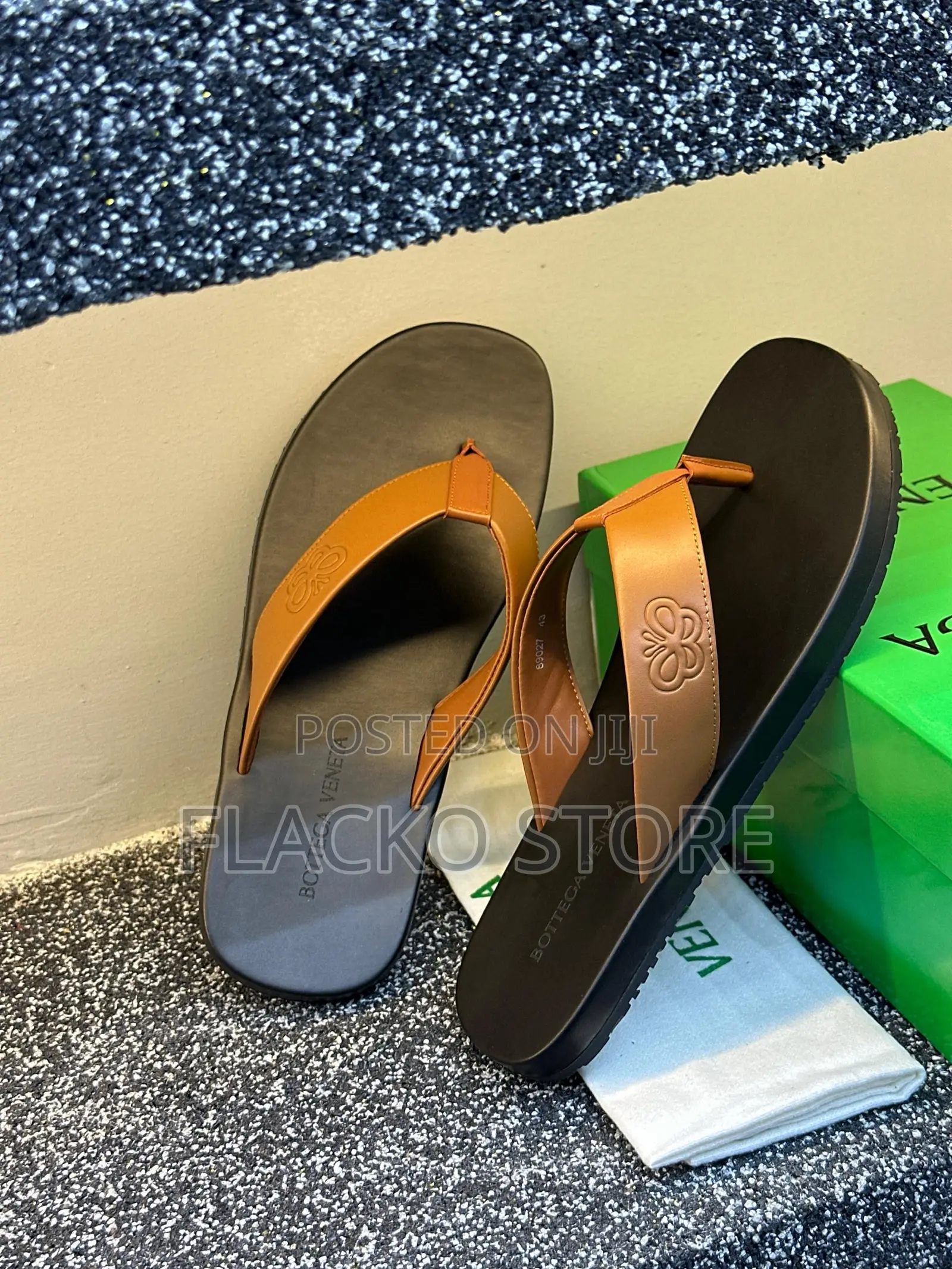 Original Bottega Veneta Leather Slippers